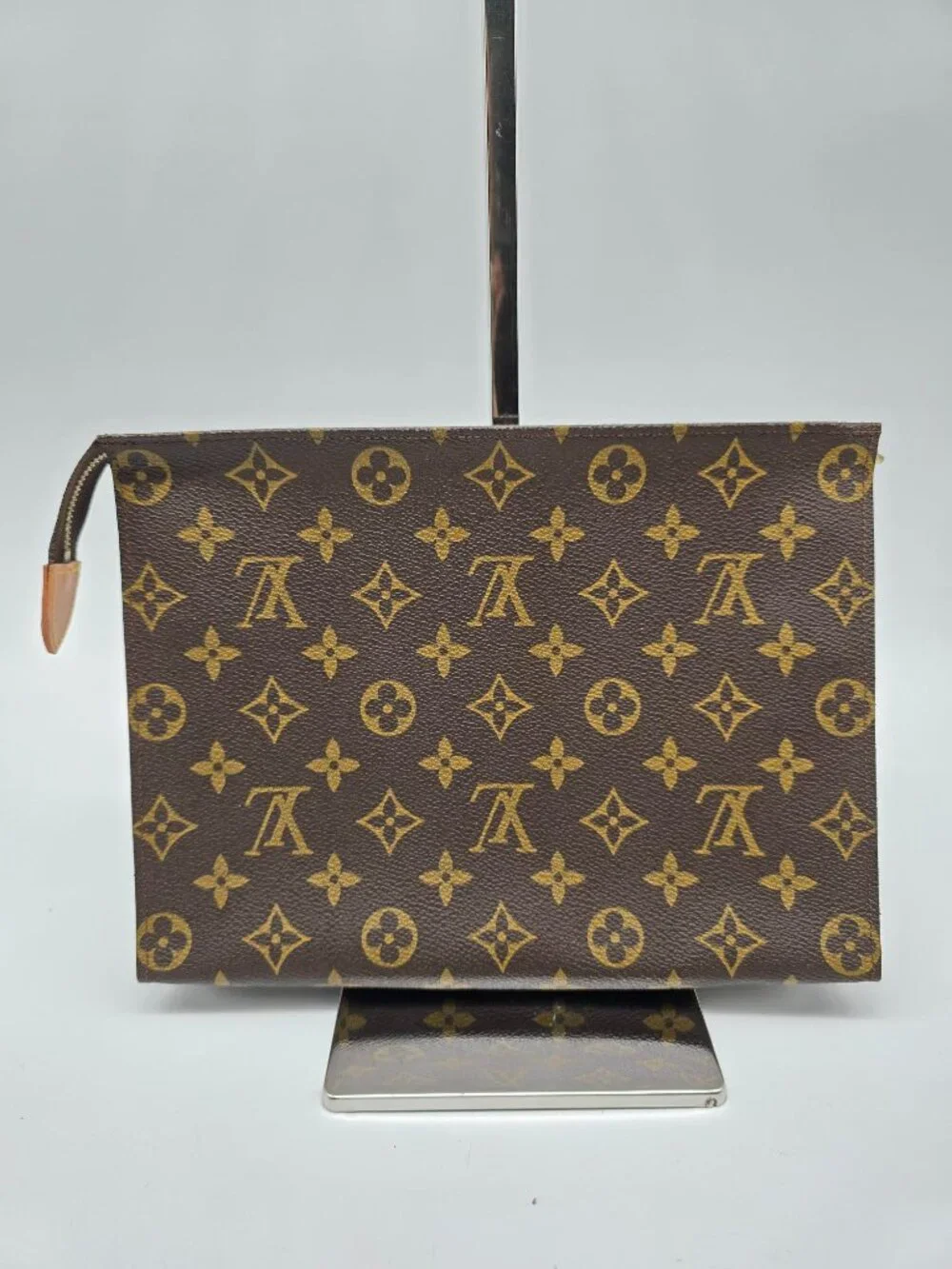 Louis Vuitton classic louis